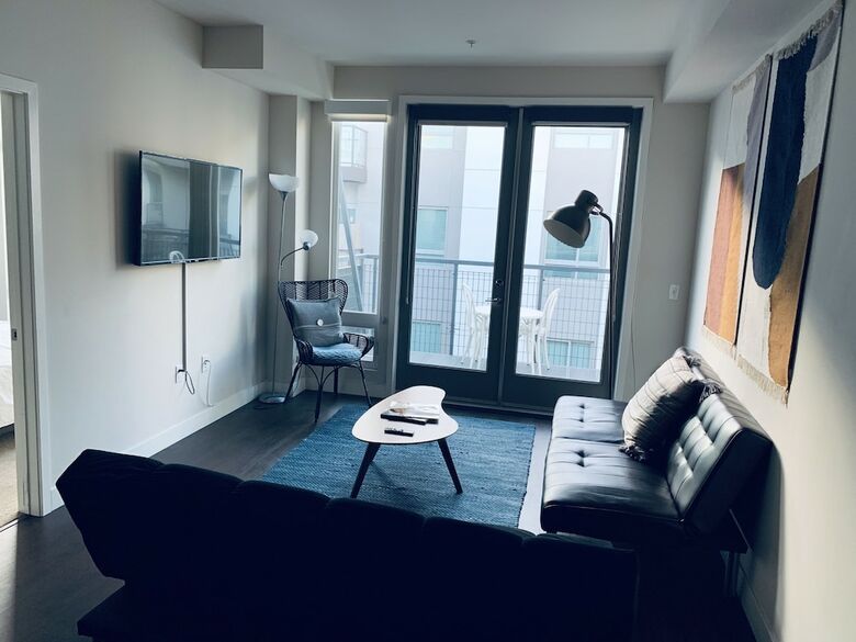 New Lyfe Finest Luxury Apartment