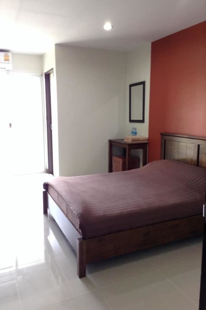 Hotel Apartment Baan Khun Mae