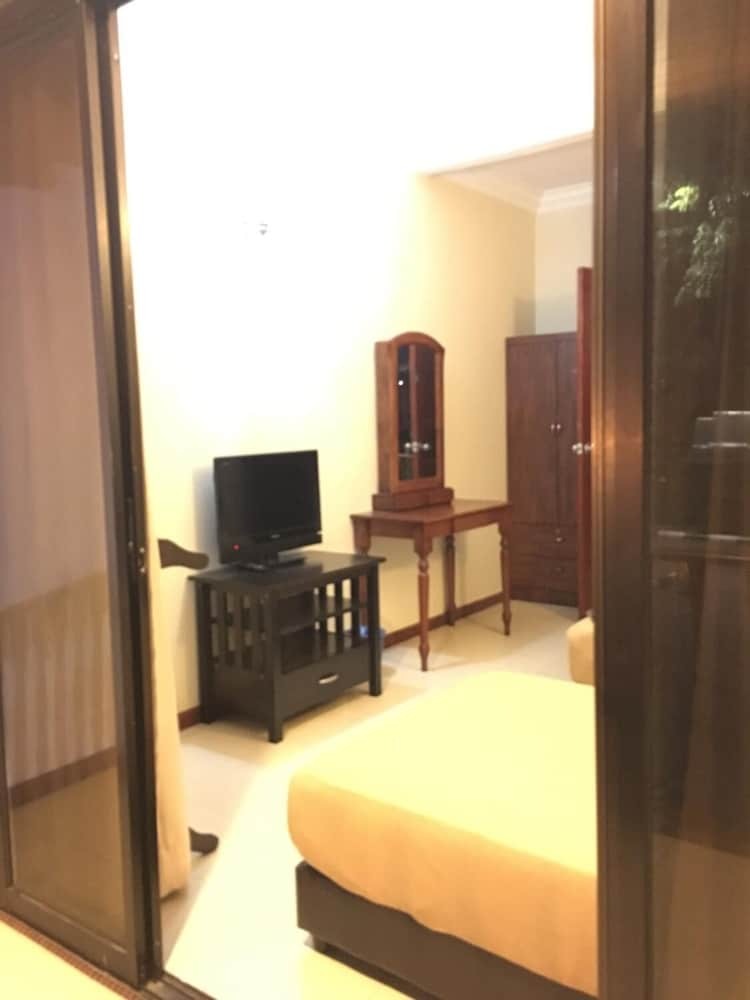 Hotel Traders Villa