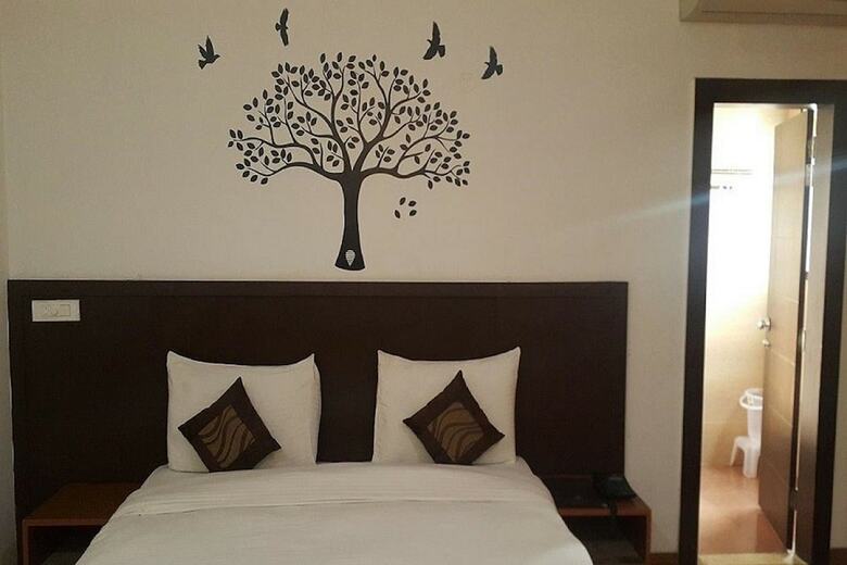 Hotel Mavens House