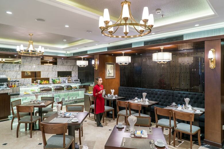Conifer Grand Hotel