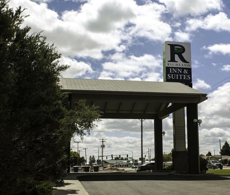 Hotel Richland Inn & Suites