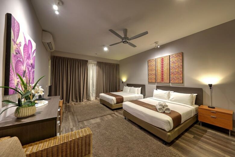 Acappella Suite Hotel