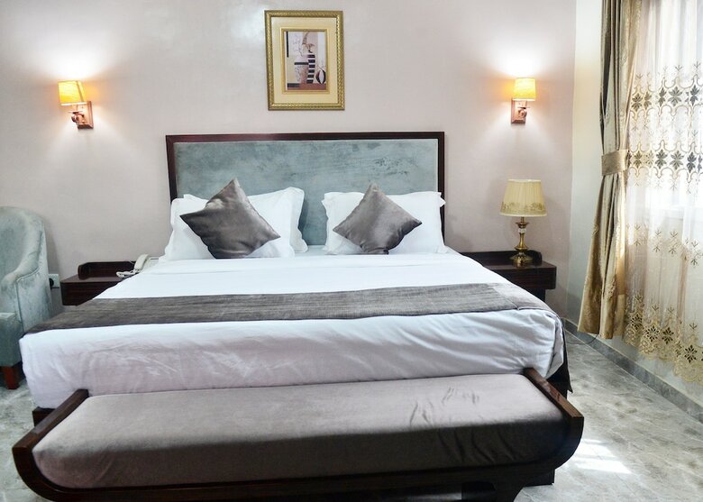 R&a City Hotel