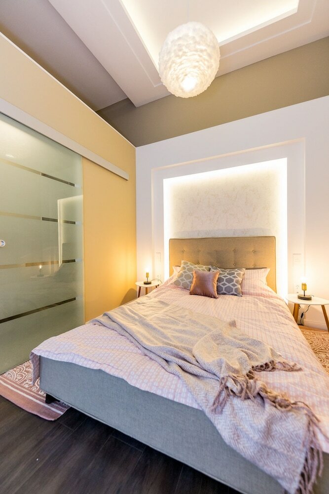 Dfive Apartments - Gold