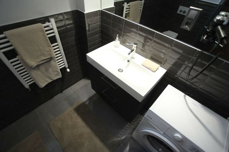 Dfive Apartments - Ambassador