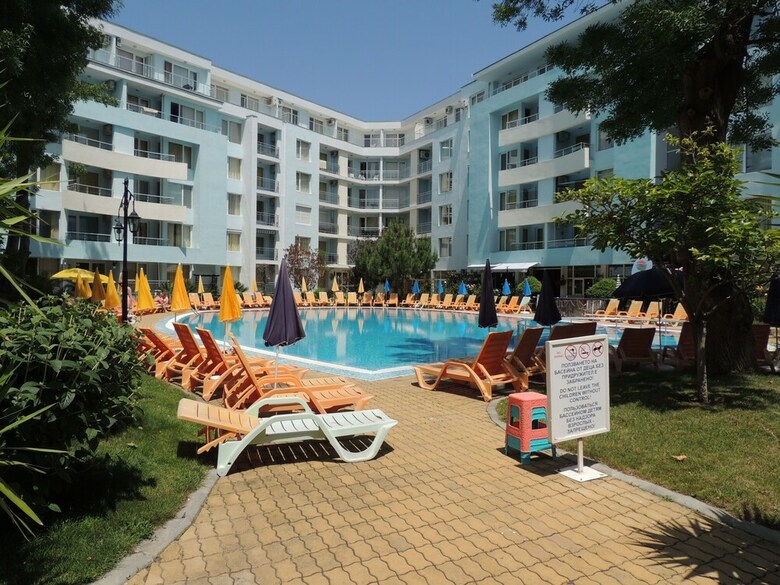 Aparthotel Yassen Holiday Village