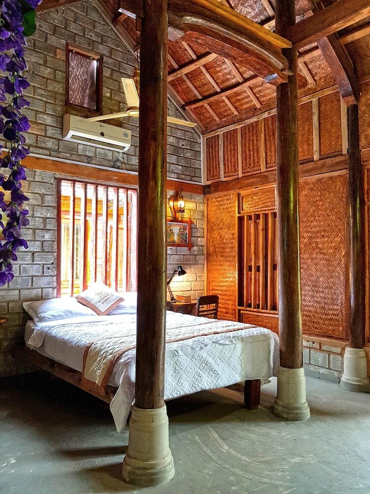 Hotel Highway 20 Homestay