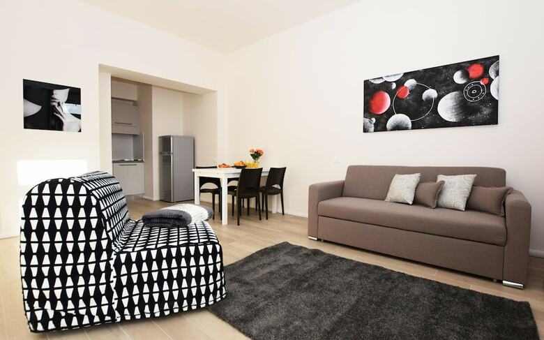 Wenzigova Apartments