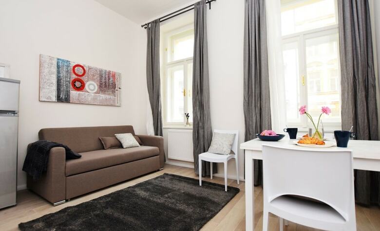 Wenzigova Apartments