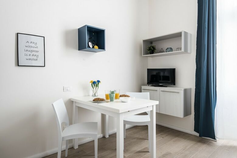 Wenzigova Apartments