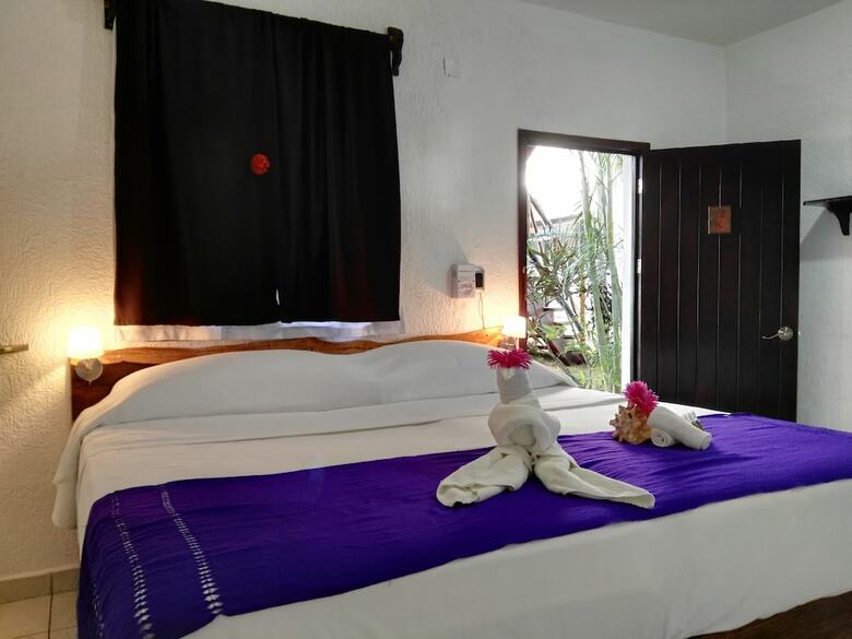 Bed & Breakfast Pacha Tulum Boutique Hotel
