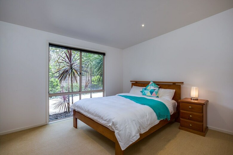 Tasman Surf House
