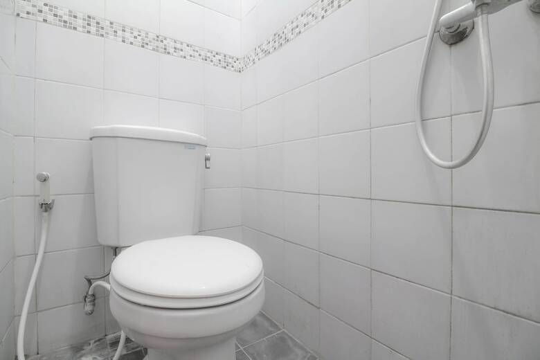 Hotel Reddoorz Plus Near Hartono Mall