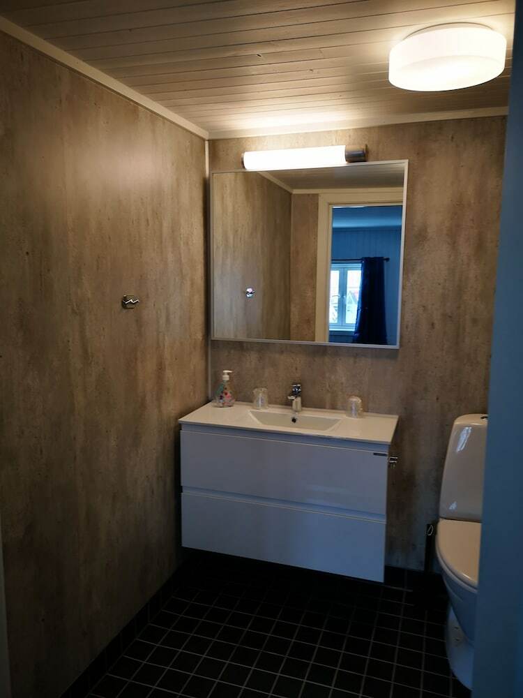 Hotel Henningsv�r Guesthouse