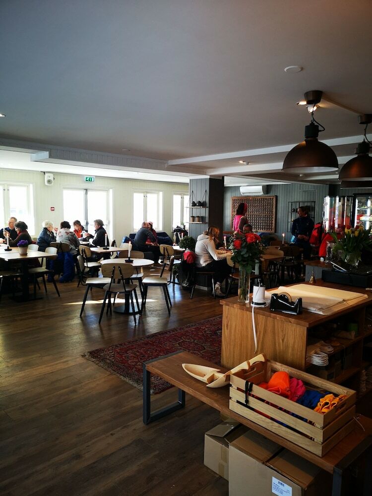 Hotel Henningsv�r Guesthouse