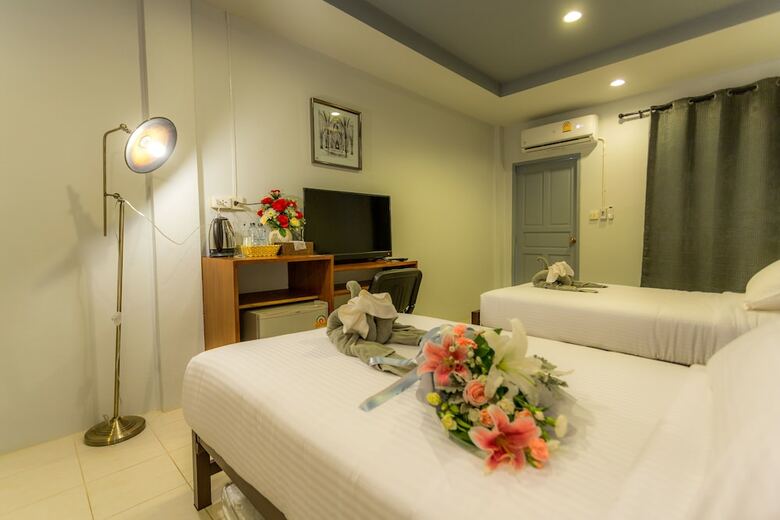 Hostal Khaolak Benzotel Hotel