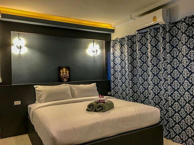 Hostal Khaolak Benzotel Hotel