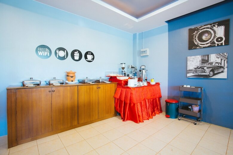 Hostal Khaolak Benzotel Hotel
