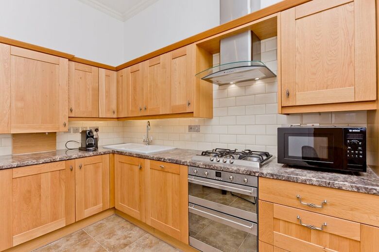 2 Bedroom Penthouse Apartment Sleeps 4