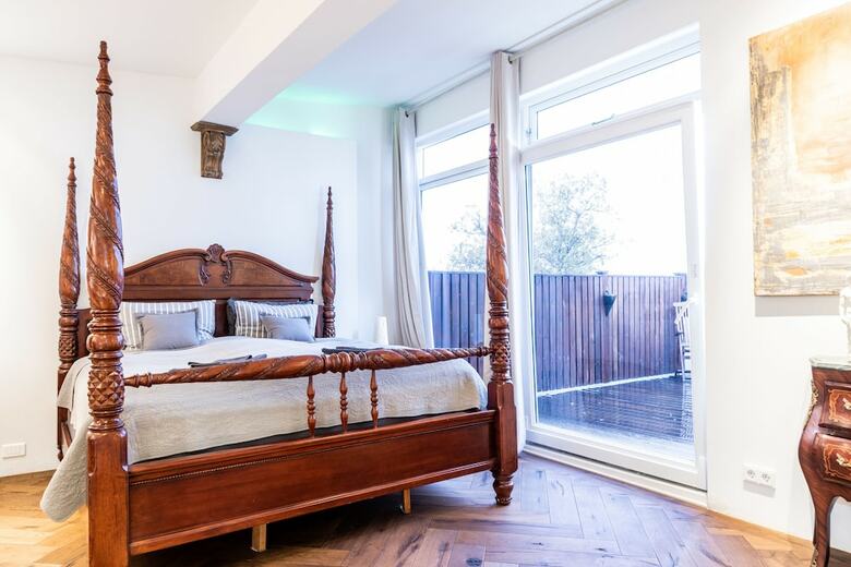Sjf Villa With Hot Tub And Mountain View
