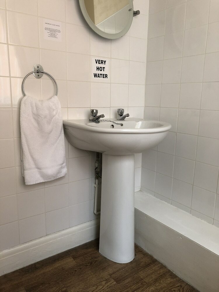 Fountaindale Hotel - Guest House