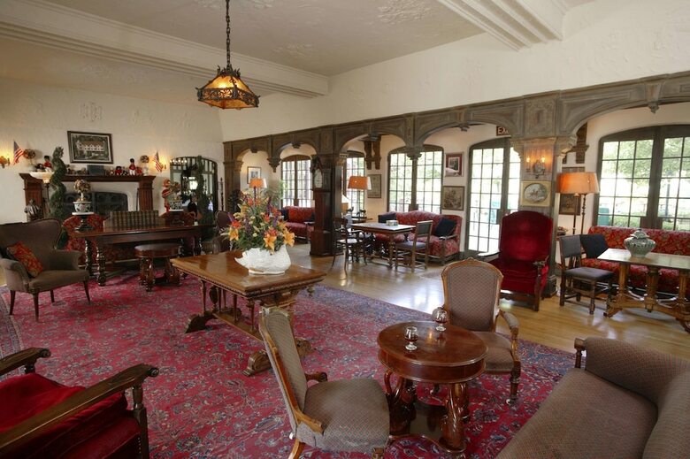 Hotel Benbow Historic Inn