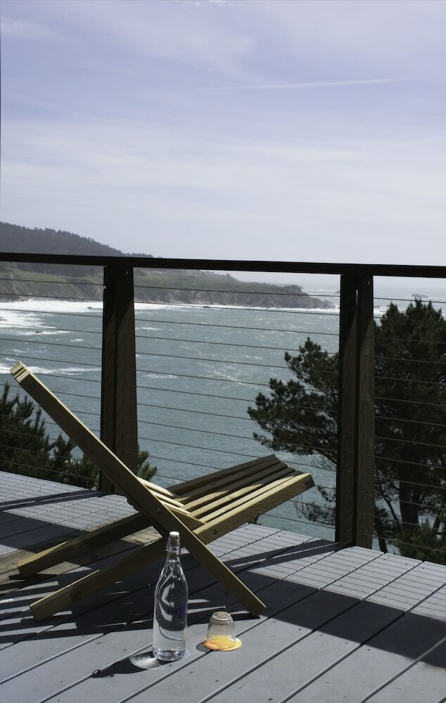 Hotel Timber Cove Resort
