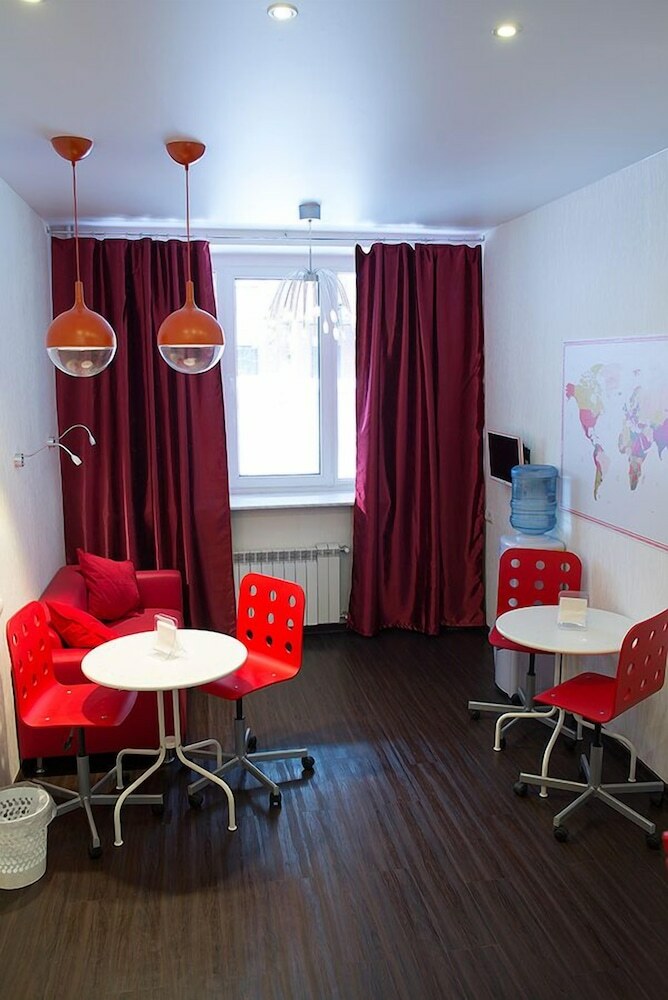 Red Hotel