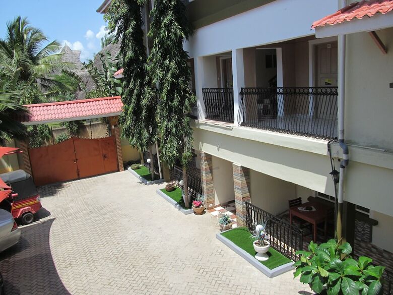 Hotel Bright Star Resort
