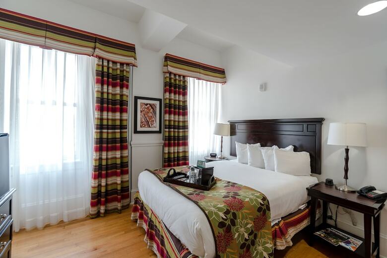 Hotel Gibbs Downtown Riverwalk