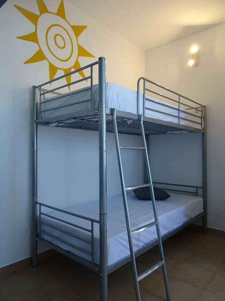 Hostal Faro Beach Life Hostel