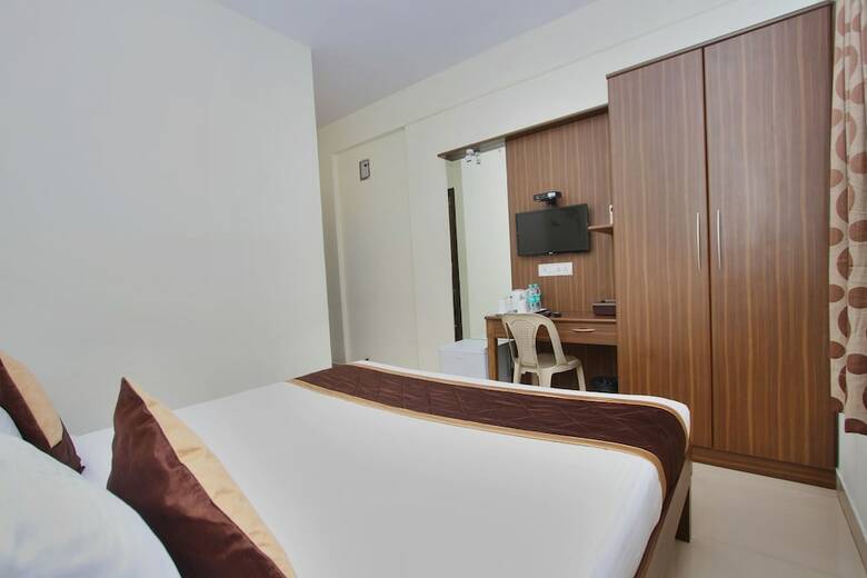 Oyo 7669 The Trinitywood Hotel