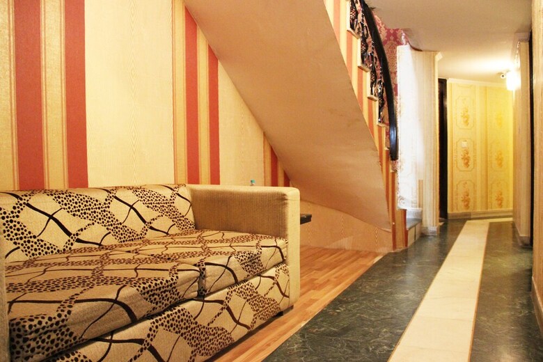 Oyo 2407 Hotel Gera's M1