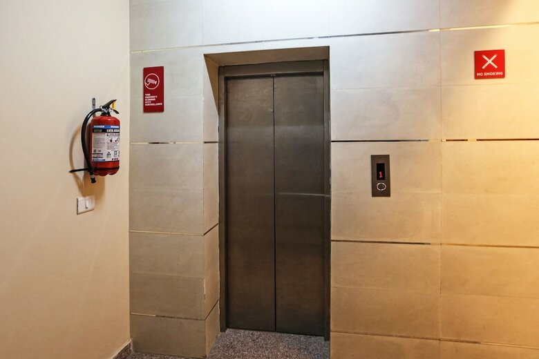 Hotel Oyo 5533 Bafel Residency