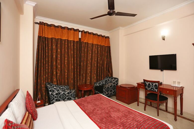 Oyo 3865 Hotel Corporate Park