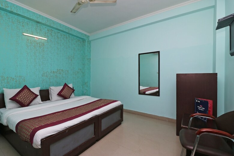 Oyo 9786 Hotel Aerolook