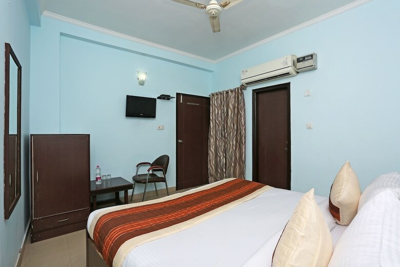Oyo 9786 Hotel Aerolook
