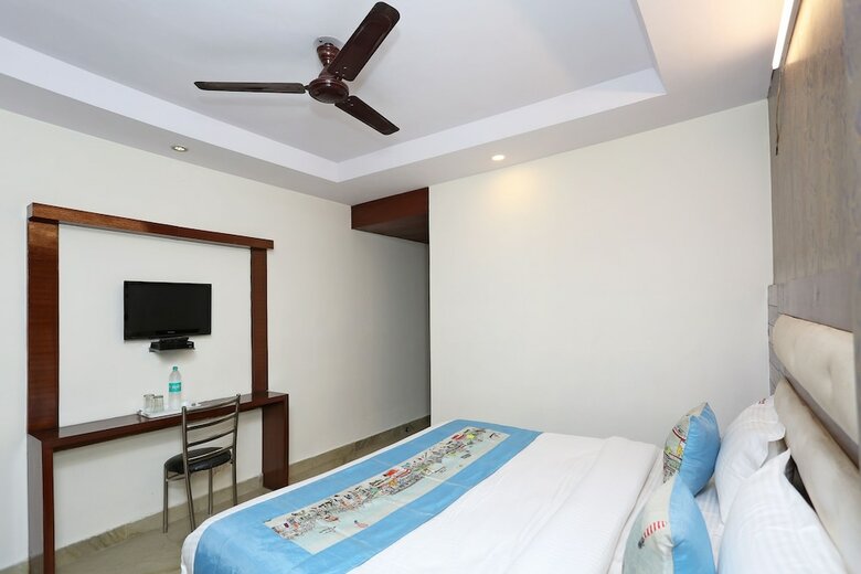 Oyo 7684 Hotel Repose Villa