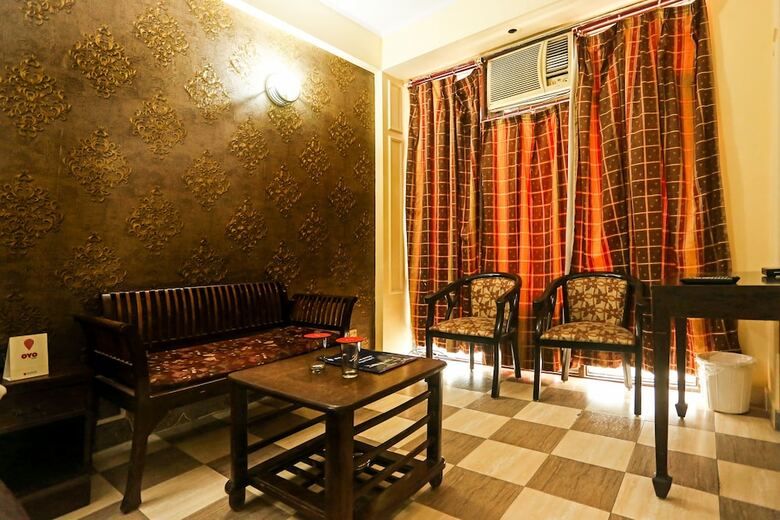 Oyo 7844 Hotel Welcome Plaza