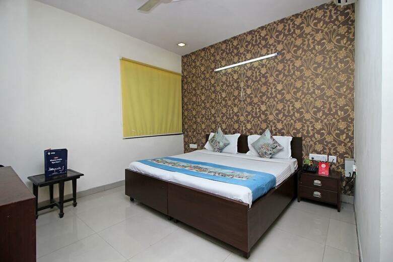 Oyo 5383 Hotel Under Bridge Inn