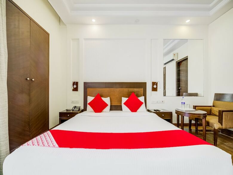 Oyo 9553 Hotel Kings Plaza