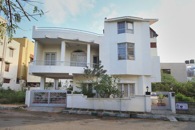 Oyo 10022 Hotel Oak Castle