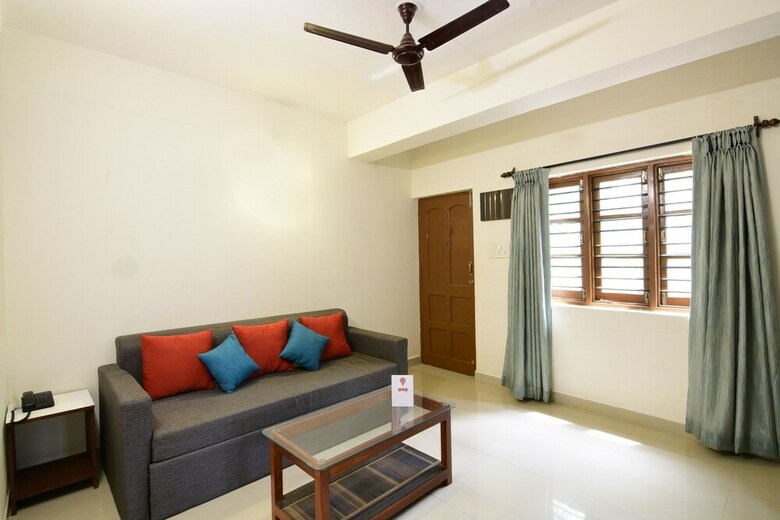 Hotel Oyo 9780 La Costa Residency