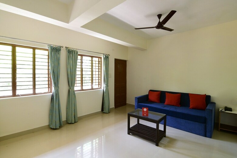 Hotel Oyo 9780 La Costa Residency