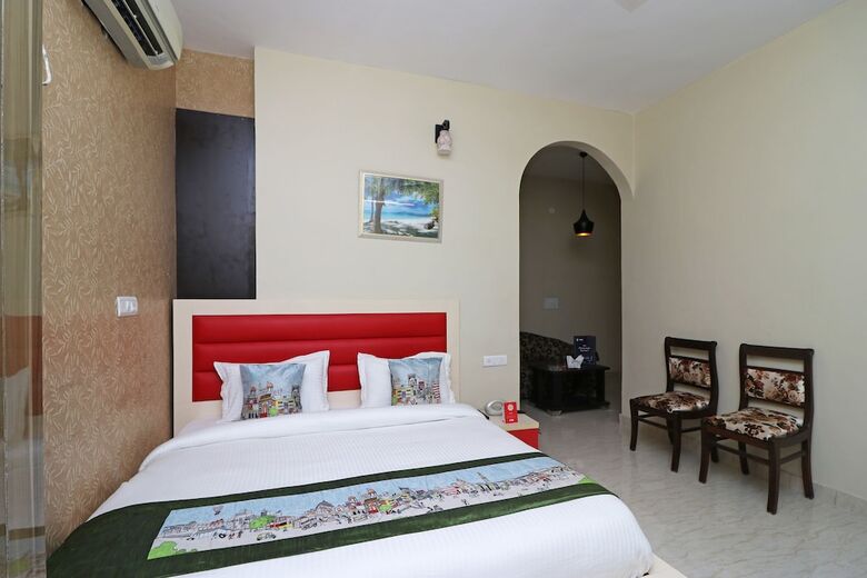 Oyo 10223 Hotel Clouds 21