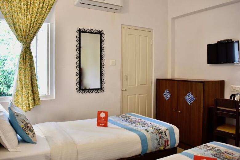Oyo 10240 Hotel Mayfair 1