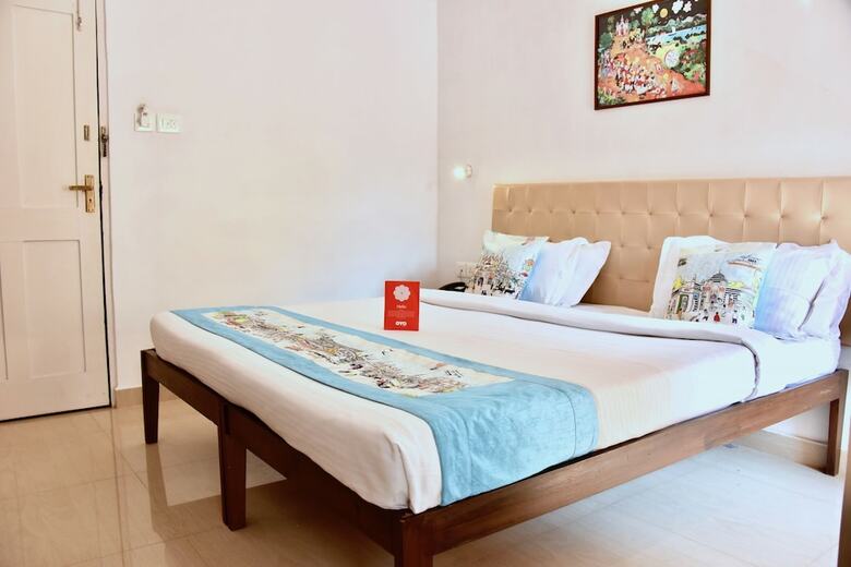 Oyo 10240 Hotel Mayfair 1
