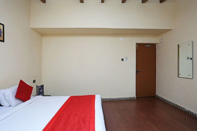 Oyo 2207 Hotel Transit