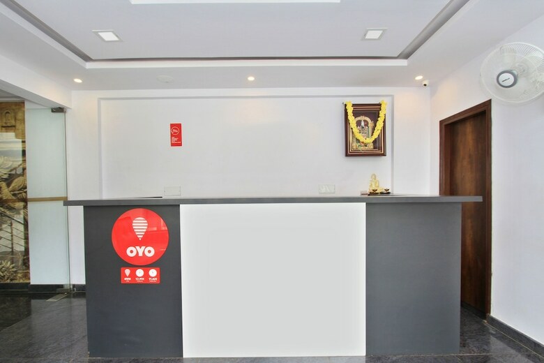 Hotel Oyo 9821 Gali Hari Mandir